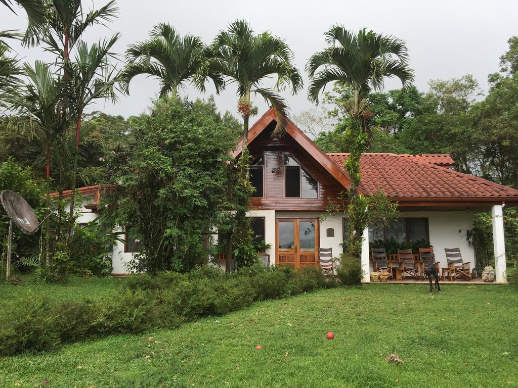 Chalet Nicholas Bed & Breakfast Nuevo Arenal Extérieur photo