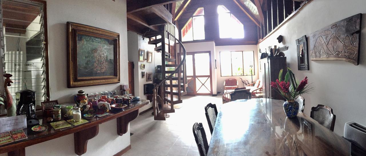 Chalet Nicholas Bed & Breakfast Nuevo Arenal Extérieur photo